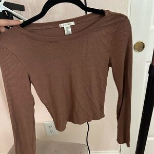 Ribbed brown long sleeve top